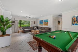 Wilderness Waters Grand Estate with Private Pool and Tennis Court