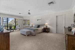 Wilderness Waters Grand Estate with Private Pool and Tennis Court