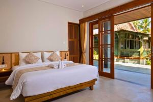 Kumara Wooden House 3 BR Shared Pool View