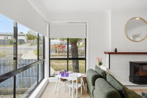 Hobart Family Home near Airport & City