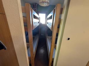 Appartement skis aux pieds avec balcon et WIFI pour 6 personnes à Plagne Soleil - FR-1-351-275