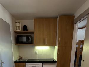 Appartement skis aux pieds avec balcon et WIFI pour 6 personnes à Plagne Soleil - FR-1-351-275