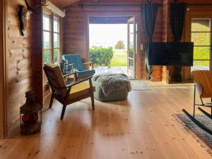 Log Cabin With Views Of Isefjorden