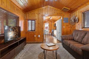 Cabin 6- Private Hot Tub 5 Min to RMNP