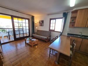 Encantador Apartamento a 300m de la Playa con Terraza - Costa Brava - HISP-236-155