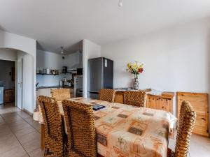 Appartement charmant avec piscine au 1er étage, proche centre et lac, 4 personnes - FR-1-521-265