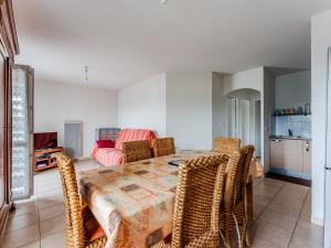 Appartement charmant avec piscine au 1er étage, proche centre et lac, 4 personnes - FR-1-521-265