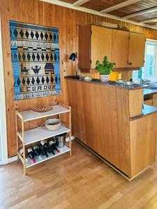 Authentic 1950S Wooden House By Two Beaches