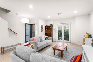 Executive Townhouse Near Heart of Adelaide City