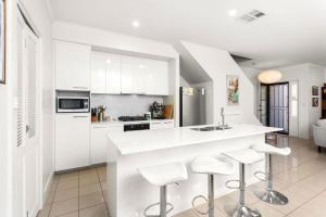 Executive Townhouse Near Heart of Adelaide City