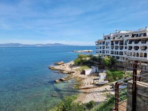 Apartamento exclusivo 3 dormitorios, piscina, a 50m de la playa - HISP-236-80