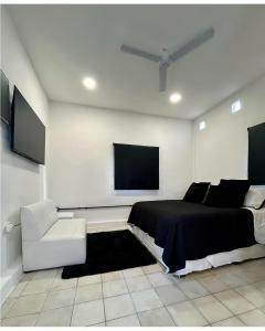 La Puerta Blanca by the Sea