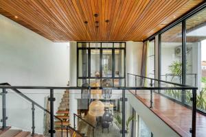 Modern 4BR Industrial - Tropical Escape in Umalas