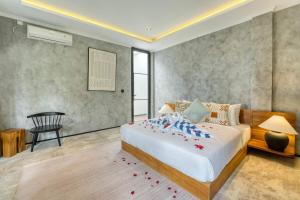 Modern 4BR Industrial - Tropical Escape in Umalas