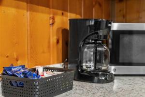 Cabin 21- Accessible Unit & King Bed