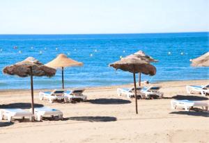 Junto al Mar Piscinas Jardines Wifi