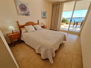 Hermoso apartamento de 2 habitaciones con terraza cerca de la playa - HISP-236-148