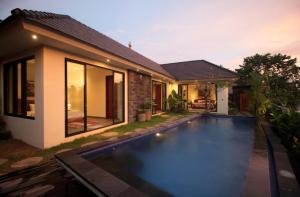 Carang Sari Sukawati 3 Bedroom Villa with Private Swimming Pool and Riverside