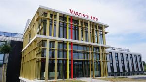 Martins Red