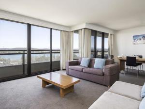 BreakFree Capital Tower Apartments