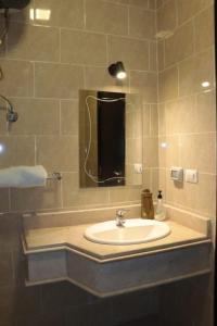 Luxerious apartment with a private garden and pool access