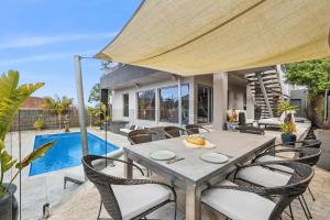 Manna Heaven Luxury Coastal Retreat with Pool