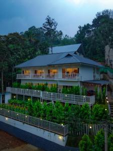 Ice Cloud Munnar Pool Resort