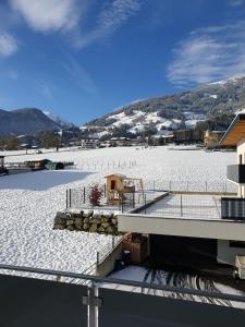 H19 - Modernes Ferienhaus 145qm, 3SZ, Wellnessbereich mit Sauna und Dachterrasse mit Panoramablick, Kühlen und Heizen mit Geothermie