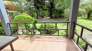 Suki Beach Resort "D" Standard Aircon Room