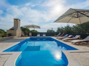 Holiday House BALEN with Swimming Pool