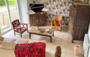 2 Bedroom Gorgeous Home In Rospez