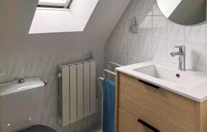 2 Bedroom Gorgeous Home In Rospez