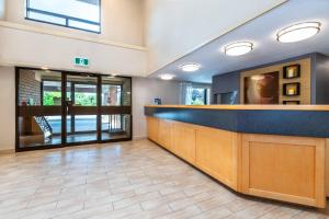 Comfort Inn Hwy 401