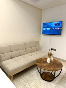 Azizi Riviera Studio High Floor Partial Burj View