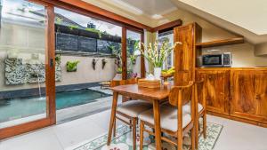 2BR Villa Walking Distance to Bambu Indah Ubud