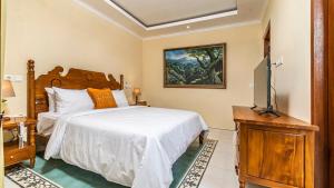 2BR Villa Walking Distance to Bambu Indah Ubud