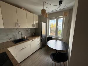 Albert self check-in free parking