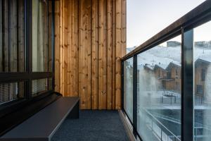 Le Chalet Lingonberry D6 Ski-in Ski-out by Aavalevi