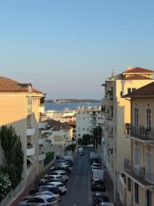 Le Clairfontaine - Stylish city-centre accommodation in Cannes - Sea view - Perfect for work and relaxation - 10 min walking distance of Palais des festivals and beaches