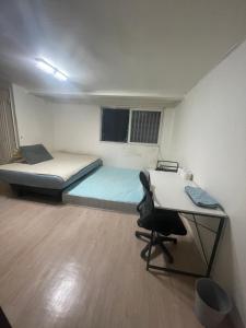 A total of 4 people on one floor of a building close to Incheon Airport that can be used for a short period of time