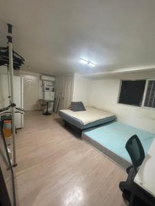 A total of 4 people on one floor of a building close to Incheon Airport that can be used for a short period of time