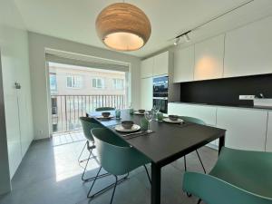 Appartement vue mer latérale 2 chambres moderne à Ostende By La Conciergerie