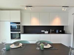 Appartement vue mer latérale 2 chambres moderne à Ostende By La Conciergerie