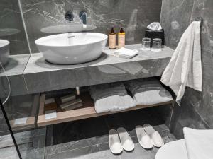 Mercure Larnaca Finikoudes Beach