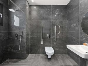 Mercure Larnaca Finikoudes Beach