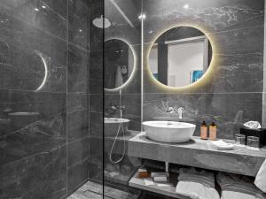 Mercure Larnaca Finikoudes Beach