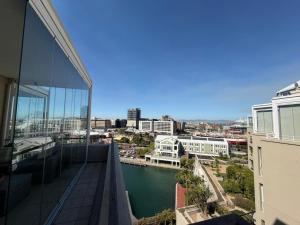 Luxury Marina Escape With Panoramic views