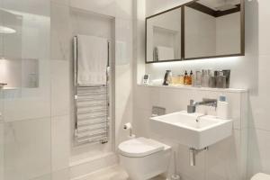 Luxury Covent Garden Stay with Outdoor Terrace