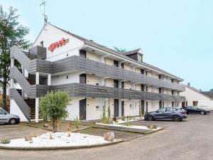 greet Hotel Chatellerault