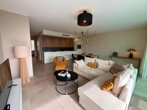 Appartement moderne 2 chambres & 2 parking à Koksijde by La Conciergerie